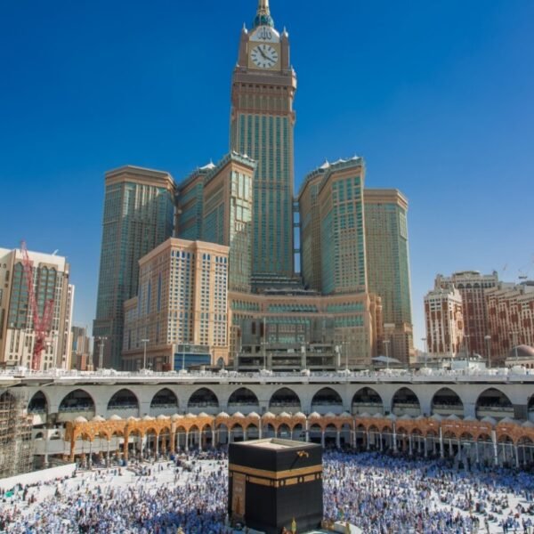 Umrah-from-Birmingham-with-Family