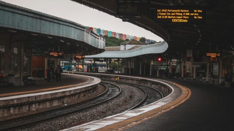 van nuys amtrak station parking