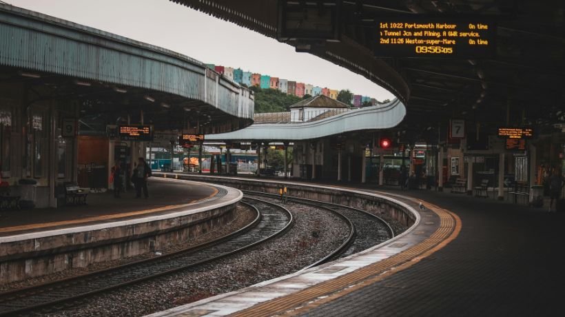 van nuys amtrak station parking