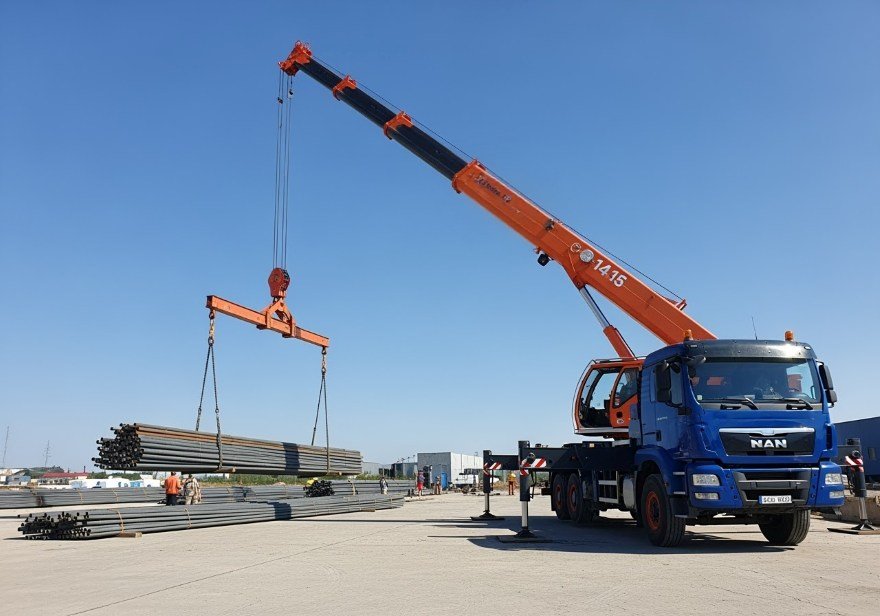 Crane Suppliers in UAE