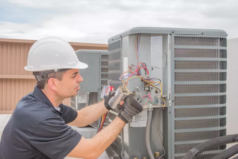 When to Call for Emergency AC Repair During Summer
