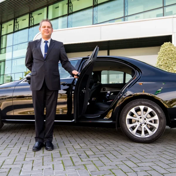 Top Benefits of Using a Professional Minicab Service in London
